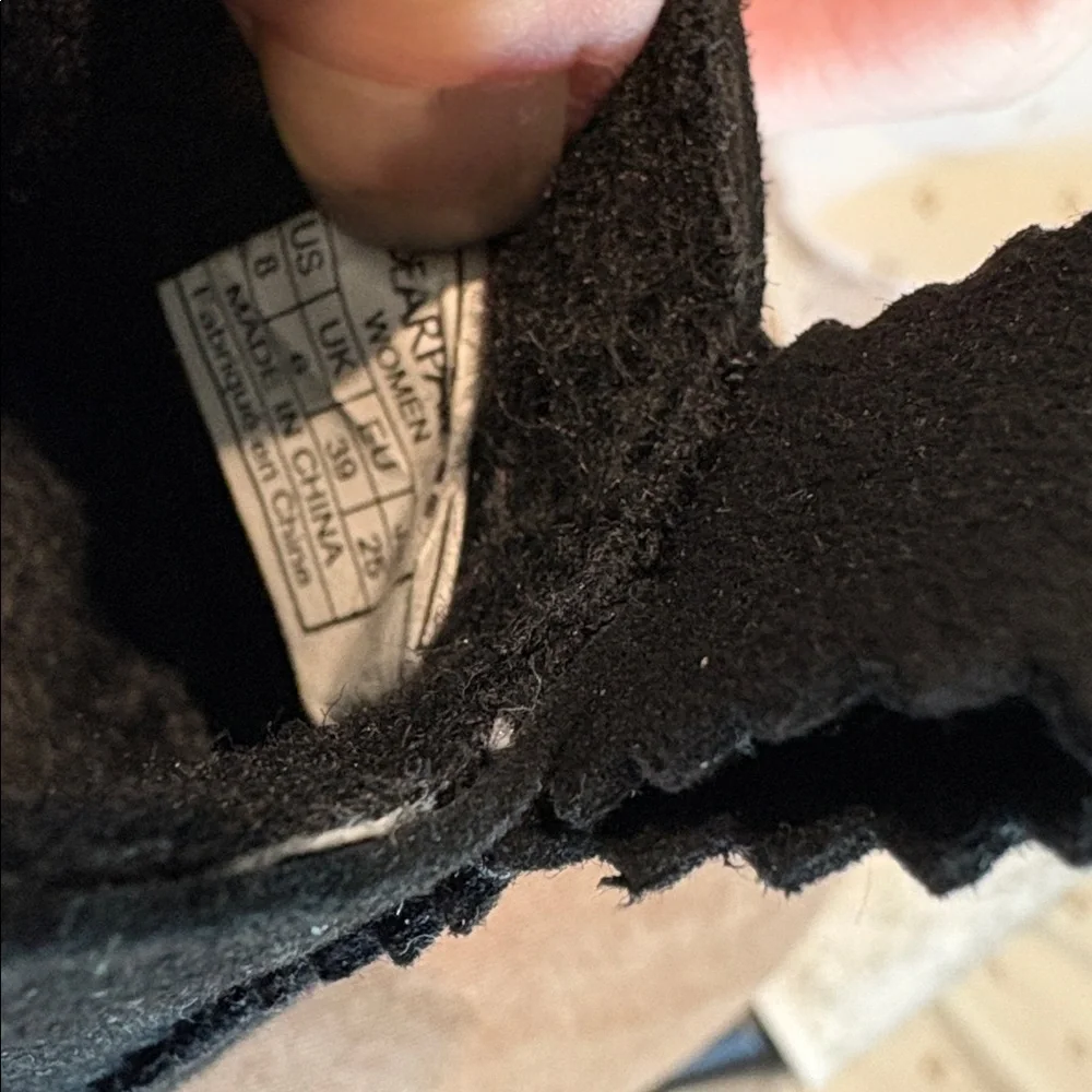 EUC Bearpaw Skye Black Chukka Boots 8